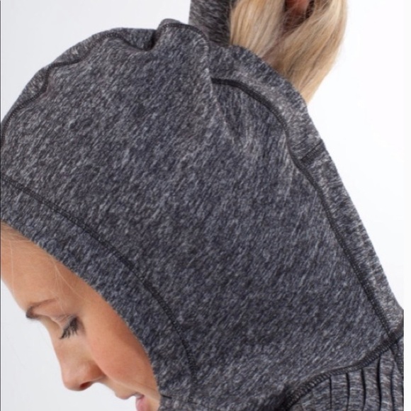 Lululemon Run: Back On Track Gray/Black Hooded Pullover-EUC—Size 12 - Picture 4 of 12